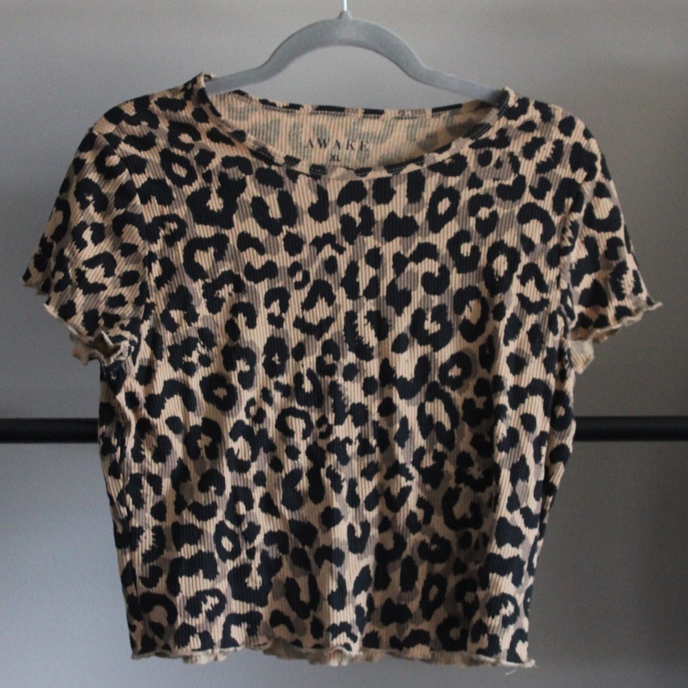 awake brand leopard crop t-shirt size XL